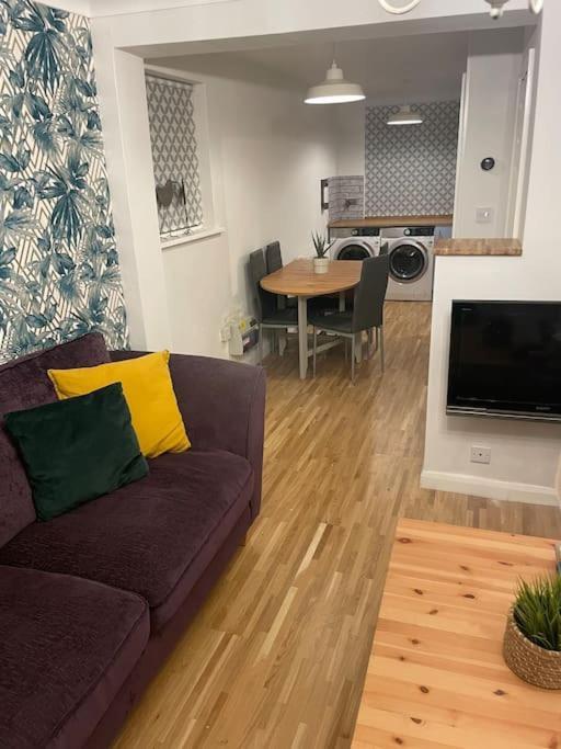 Stylish & Spacious 2 Storey, 3 Bed Apartment Gravesend Eksteriør billede